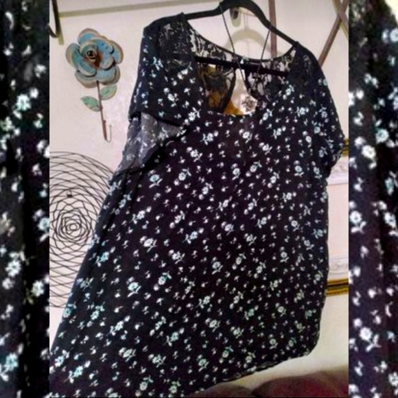 3X Torrid Beautiful Light Soft Flowy Plus Size Top, @ Lowest Price - Picture 3 of 5